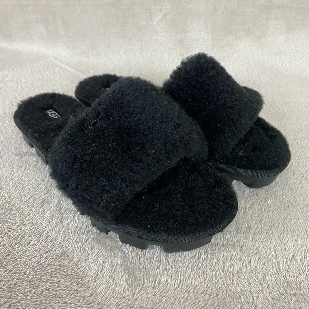 UGG Cozette Women's Slide Slippers Size 8 Black Sheepskin Lined